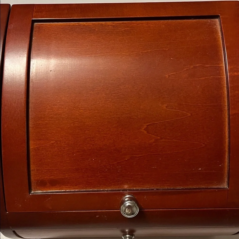 N/A elegant wooden